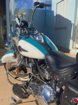 HARLEY-DAVIDSON SOFTAIL HERITAGE CLASSIC HARLEY-DAVIDSON SOFTAIL HERITAGE CLASSIC